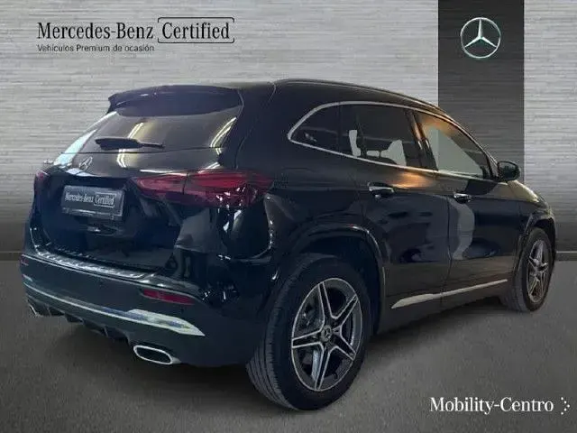 Usado Mercedes GLA250 218 CV (160 kW) 2025 Negro noche SUV