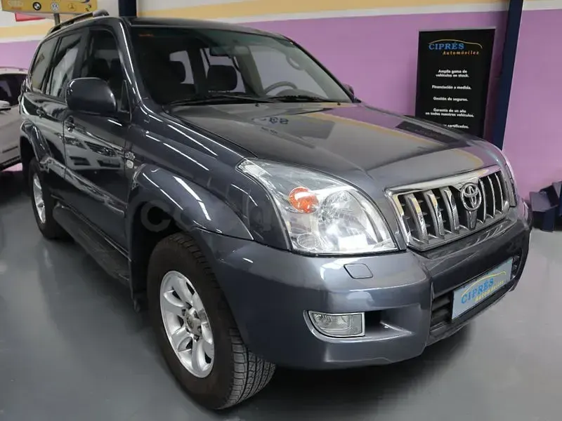 Usado Toyota Land Cruiser 173 CV (127 kW) 2006 Gris / plata SUV