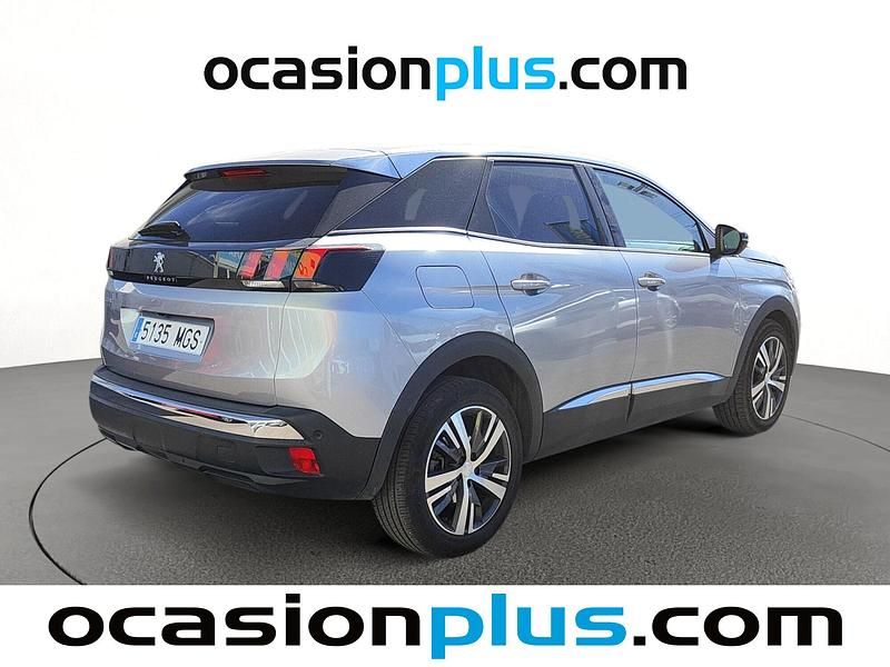 Usado Peugeot 3008 Allure 130 CV (95 kW) 2023 Gris SUV