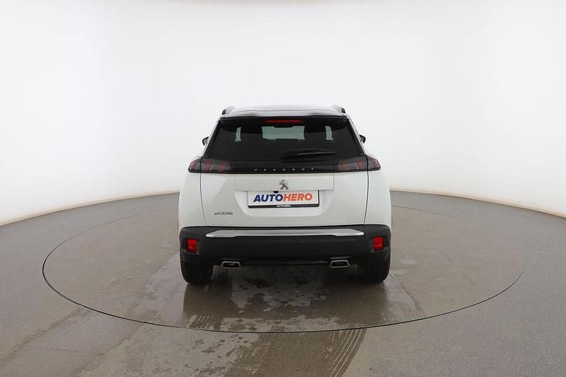 Usado Peugeot 2008 Allure 131 CV (96 kW) 2022 Blanco SUV