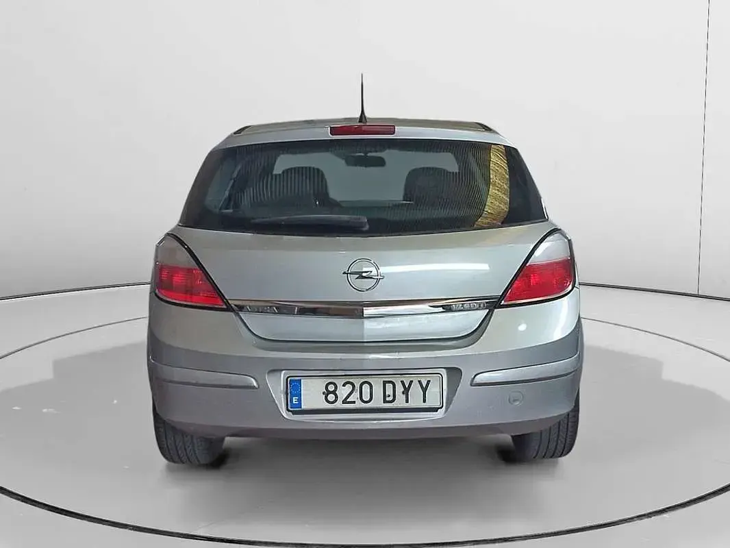 Usado Opel Astra Enjoy 99 CV (72 kW) 2006 Gris Utilitario