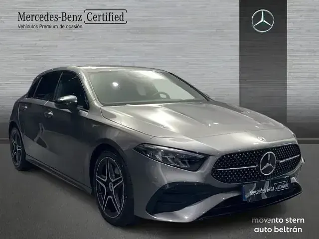 Usado Mercedes A200 Advanced 150 CV (110 kW) 2025 Gris / plata Berlina