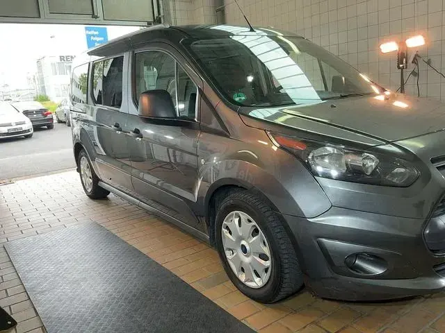 Usado Ford Tourneo Connect Trend 120 CV (88 kW) 2017 Gris Monovolumen