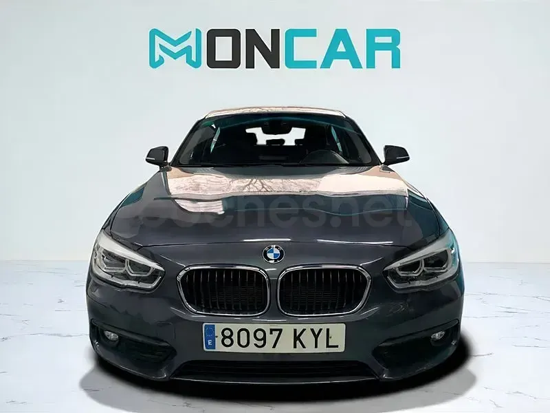 Usado BMW 118 Comfort Edition 136 CV (100 kW) 2019 Gris / plata Utilitario