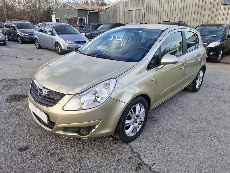 Usado Opel Corsa Cosmo 75 CV (55 kW) 2007 Beige Utilitario