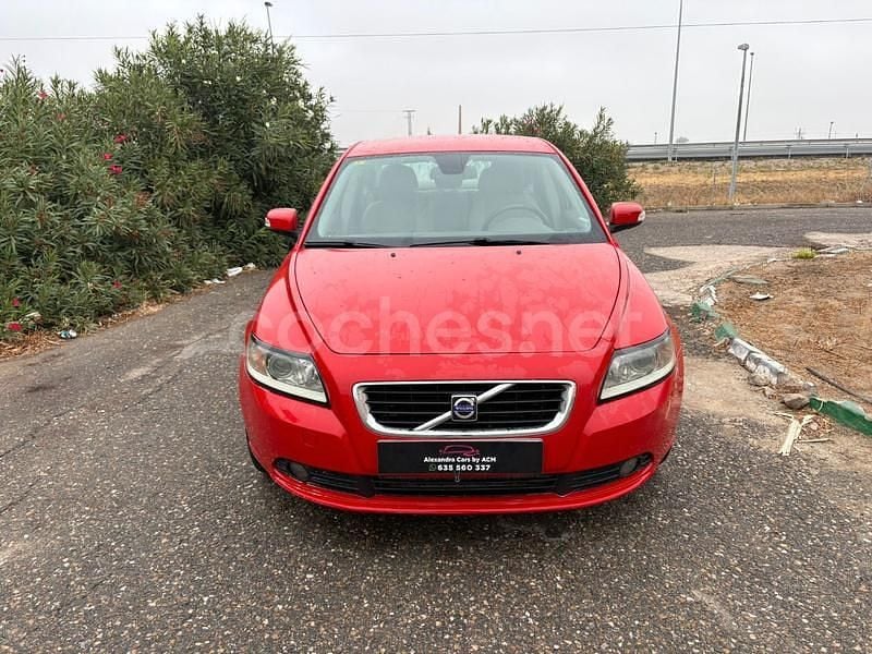 Usado Volvo S40 Momentum 136 CV (100 kW) 2009 Rojo Berlina