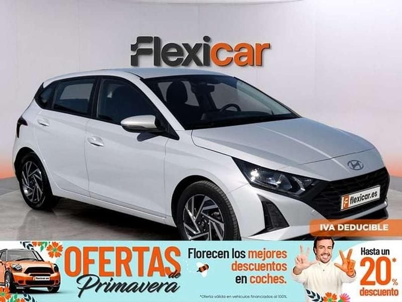 Usado Hyundai i20 84 CV (61 kW) 2024 Gris Utilitario