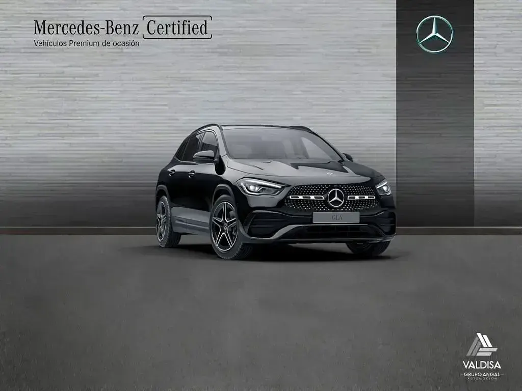 Occasion Mercedes GLA180 136 PK (100 kW) 2022 Zwart SUV