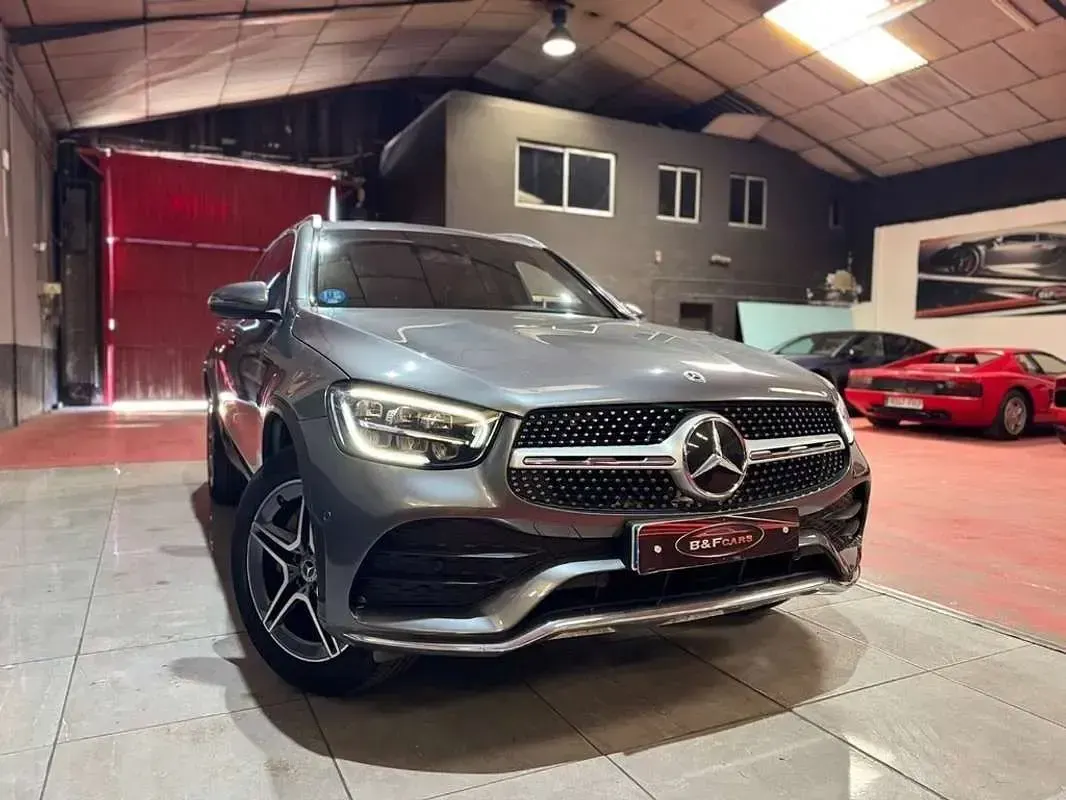 Usado Mercedes GLC300e 306 CV (225 kW) 2022 Gris SUV