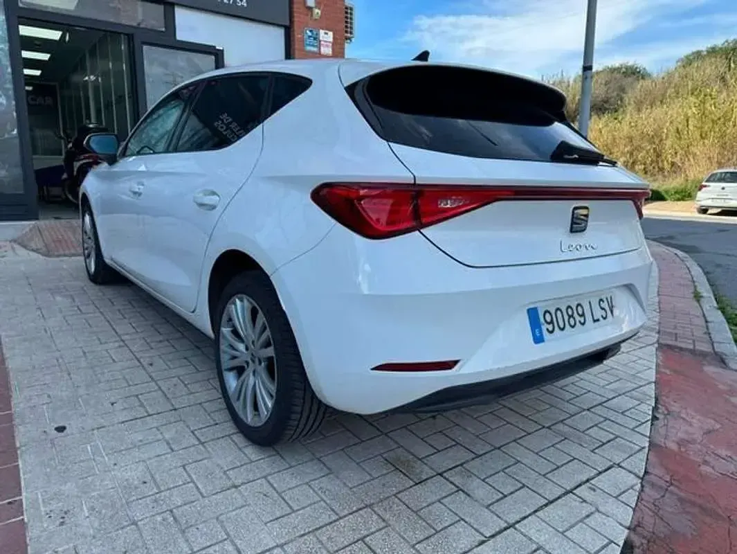 Usado Seat Leon ST Reference 116 CV (85 kW) 2021 Blanco Familiar