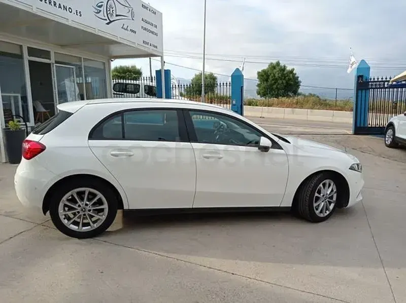 Usado Mercedes A200 163 CV (119 kW) 2021 Blanco Berlina