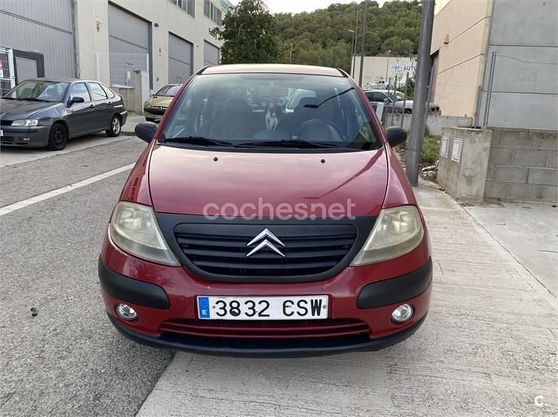 Usado Citroën C3 70 CV (51 kW) 2004 Rojo Berlina