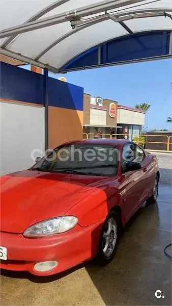 Usado Hyundai Coupé 114 CV (83 kW) 1998 Rojo Coupe