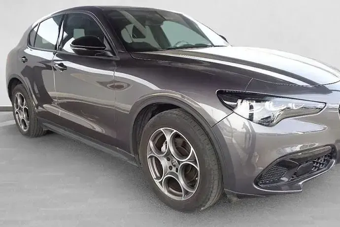 Usado Alfa Romeo Stelvio Sprint 160 CV (117 kW) 2024 SUV