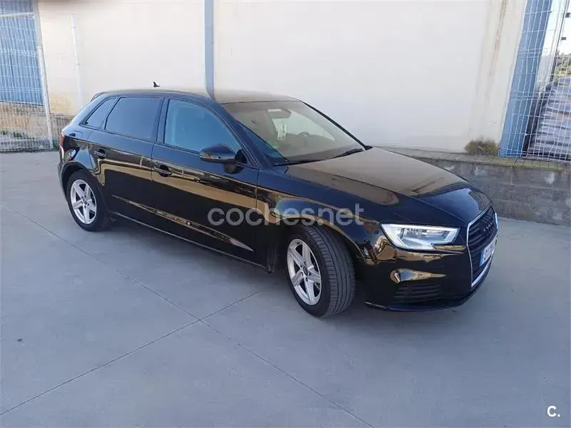 Usado Audi A3 150 CV (110 kW) 2017 Negro Berlina