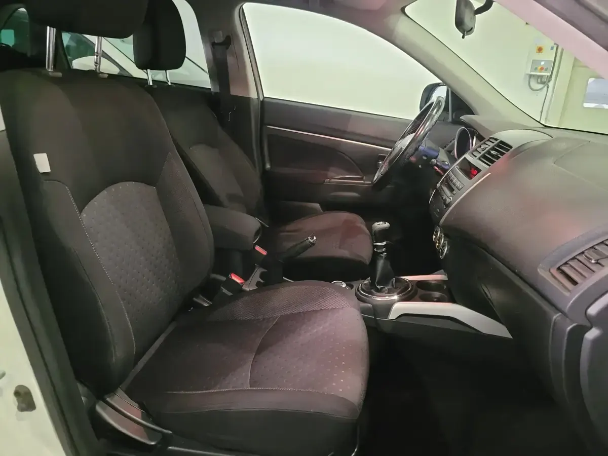 Usado Mitsubishi ASX Motion 150 CV (110 kW) 2011 Blanco SUV