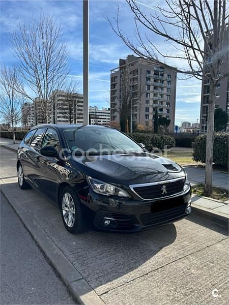 Usado Peugeot 308 SW Access 130 CV (95 kW) 2018 Negro Familiar