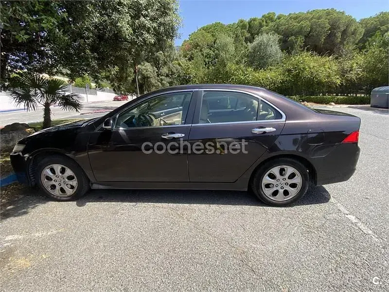 Usado Honda Accord Executive 140 CV (102 kW) 2007 Marrón Berlina