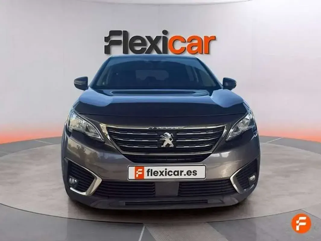 Usado Peugeot 5008 Active 131 CV (96 kW) 2020 Gris SUV