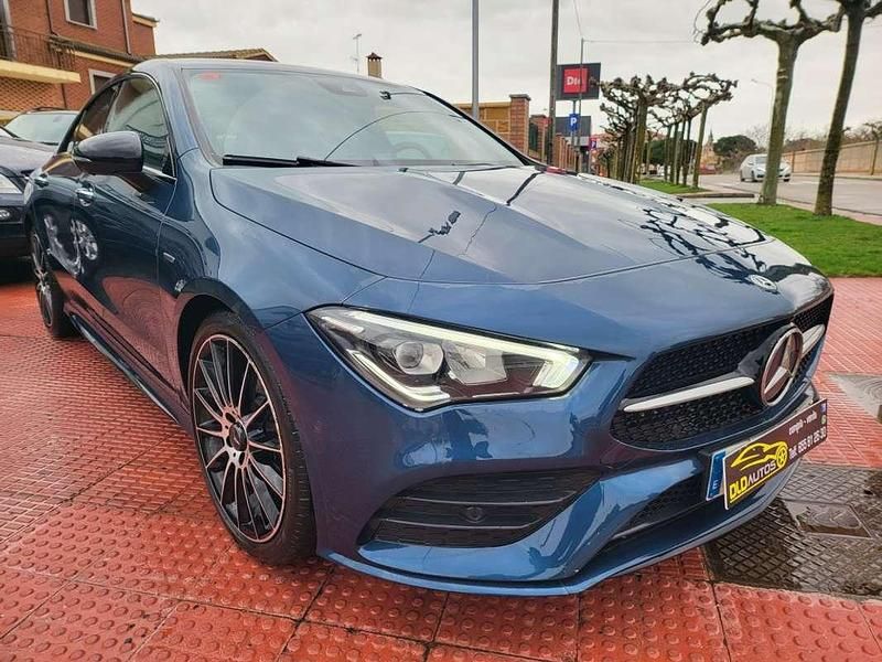 Usado Mercedes CLA200 150 HP (110 kW) 2021 Azul Coupé