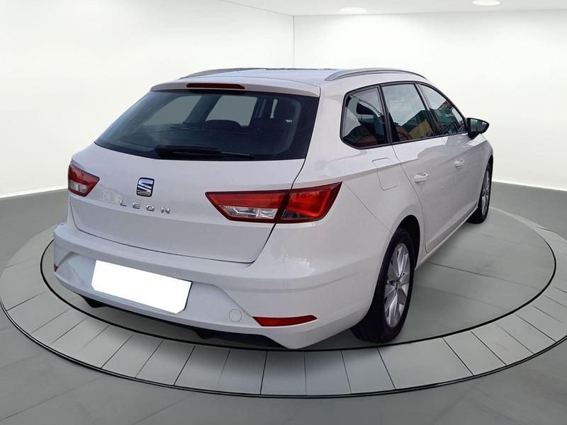 Käytetty Seat Leon ST Style 116 HP (85 kW) 2020 Valkoinen Farmari