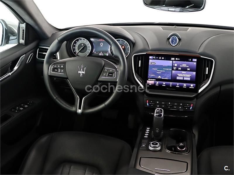 Usado Maserati Ghibli GT 330 CV (242 kW) 2023 Gris / plata Berlina