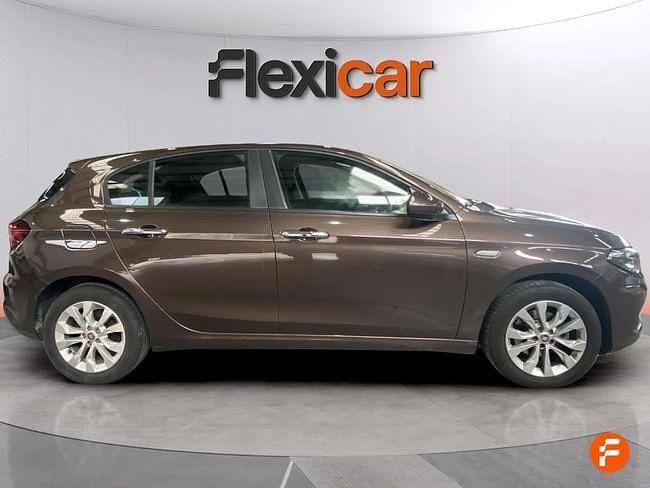 Usado Fiat Tipo Easy 95 CV (69 kW) 2018 Marrón Berlina