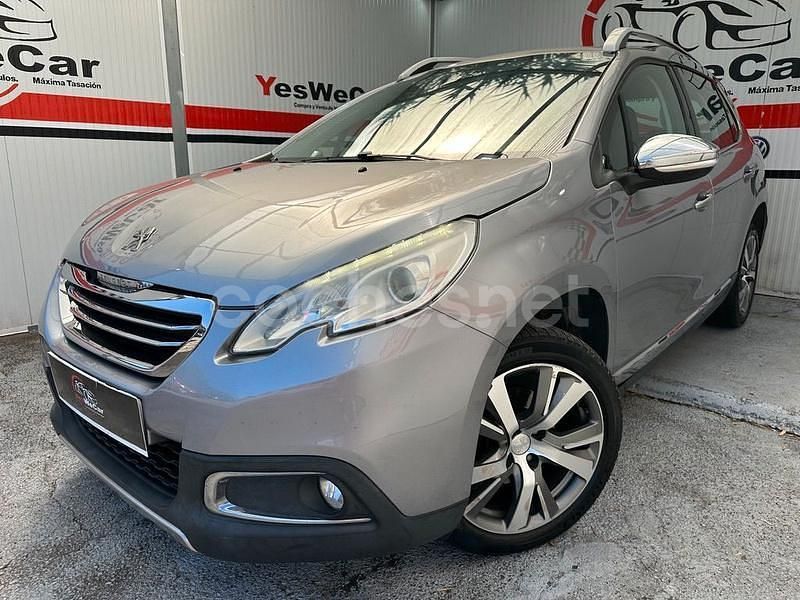 Usado Peugeot 2008 Allure 120 CV (88 kW) 2015 Gris / plata SUV