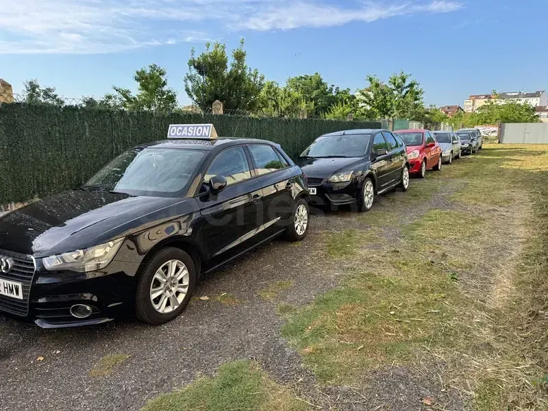Usado Audi A1 Sportback Ambition 90 CV (66 kW) 2013 Negro Utilitario