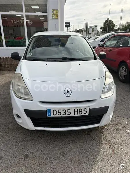 Usado Renault Clio II Business 75 CV (55 kW) 2011 Blanco Berlina