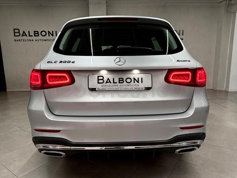 Usado Mercedes GLC300 245 CV (180 kW) 2020 Gris / plata SUV
