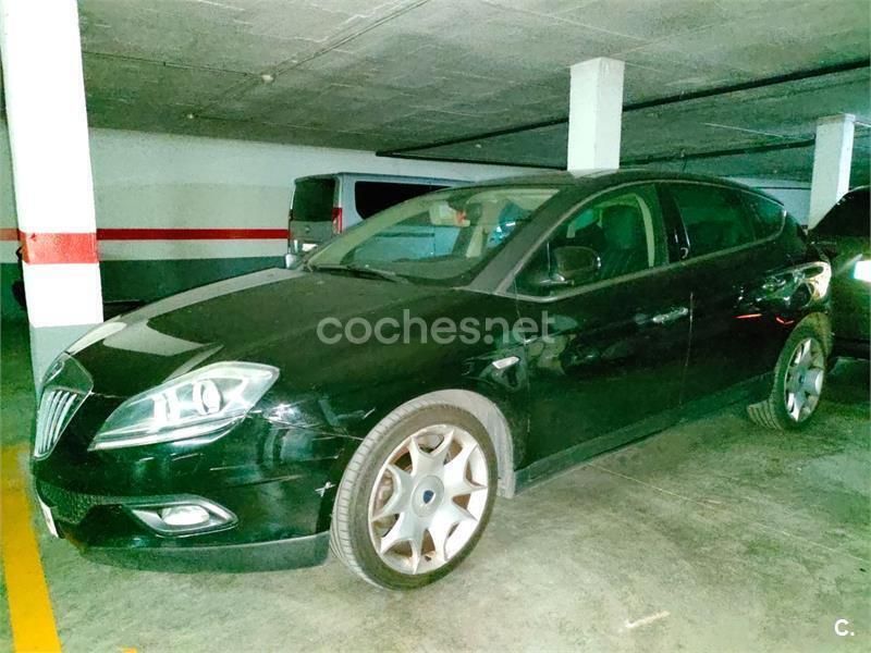 Negro Usado 2008 Lancia Delta Berlina | 5000 € - Imagen 1/4
