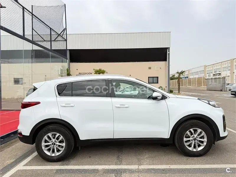 Usado Kia Sportage Plus 132 CV (97 kW) 2019 Blanco SUV
