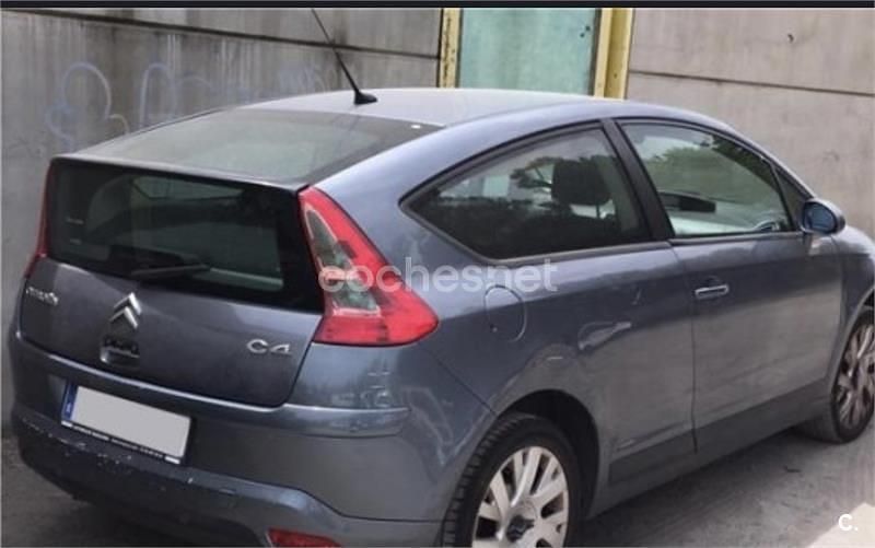 Usado Citroën C4 90 CV (66 kW) 2005 Gris / plata Berlina