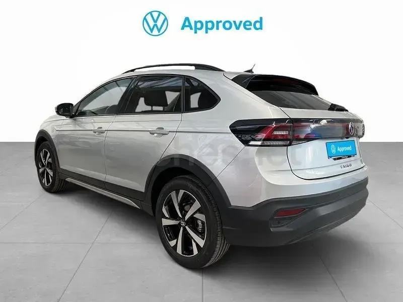 Usado VW Taigo 115 CV (84 kW) 2025 Gris / plata SUV