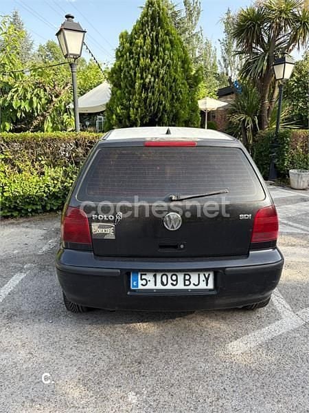 Usado VW Polo Trendline 64 CV (47 kW) 2001 Negro Berlina