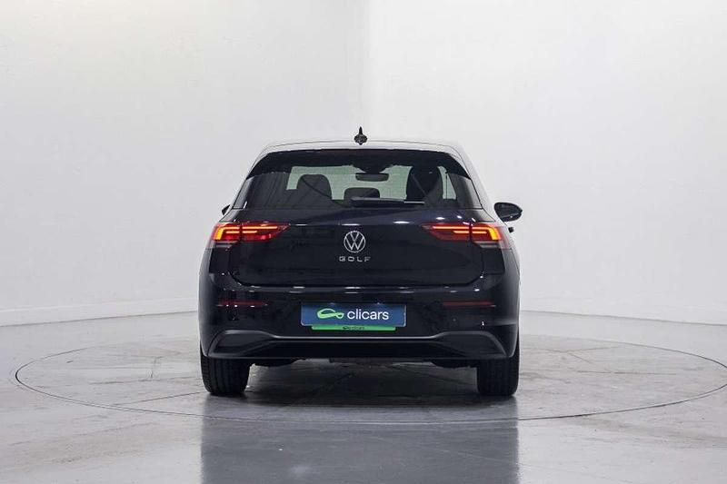 Usado VW Golf VIII Life 116 CV (85 kW) 2021 Negro Utilitario