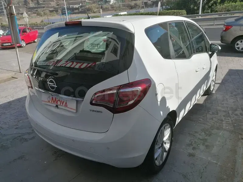 Usado Opel Meriva Excellence 140 CV (102 kW) 2016 Blanco Monovolumen