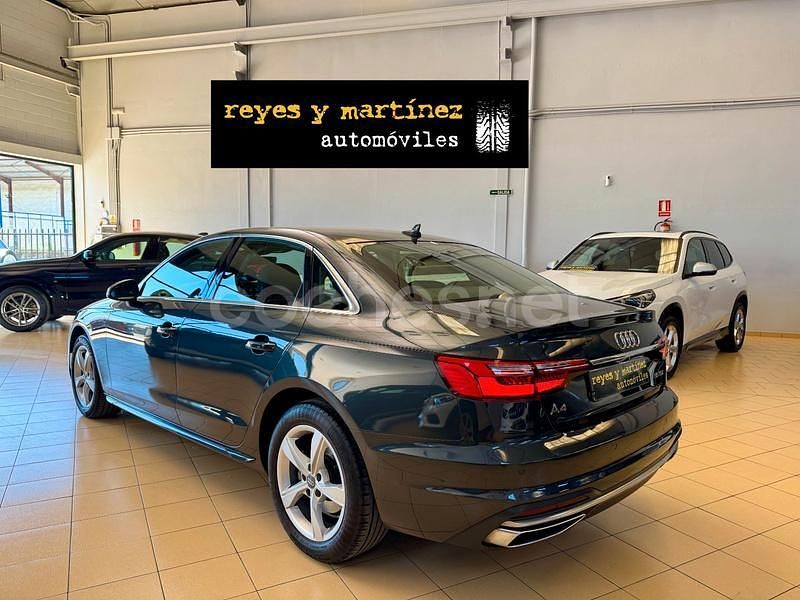 Usado Audi A4 Advanced Plus 163 CV (119 kW) 2020 Gris / plata Berlina