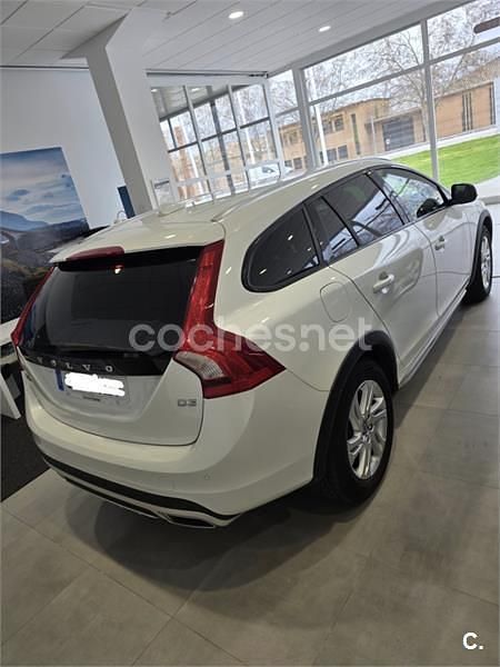 Usado Volvo V60 CC 150 CV (110 kW) 2017 Blanco Familiar