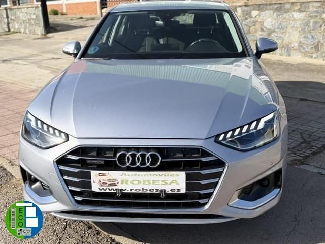 Usado Audi A4 Advanced Plus 204 CV (150 kW) 2022 Gris / plata Berlina