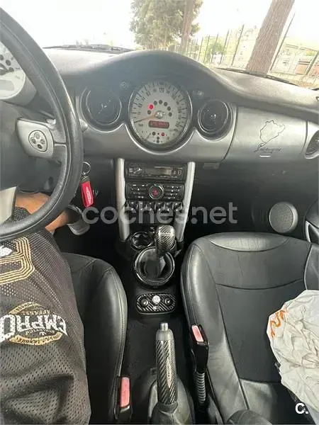 Usado Mini John Cooper Works 210 CV (154 kW) 2005 Gris / plata Utilitario