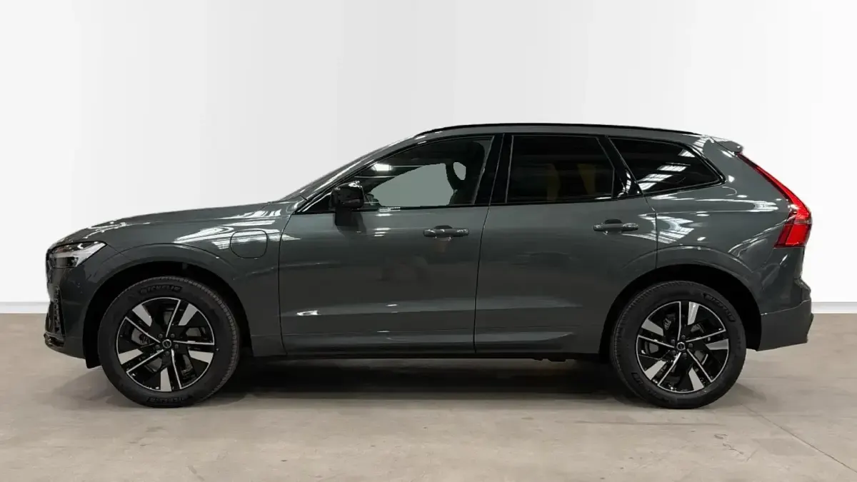 Usado Volvo XC60 Plus 350 CV (257 kW) 2026 Gris SUV