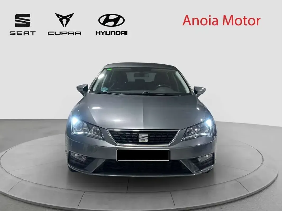 Begagnad Seat Leon Style 125 HK (91 kW) 2018 Grå Halvkombi