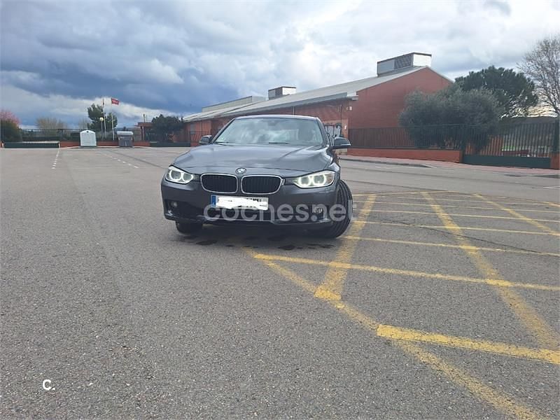 Usado BMW 318 143 CV (105 kW) 2014 Gris / plata Berlina