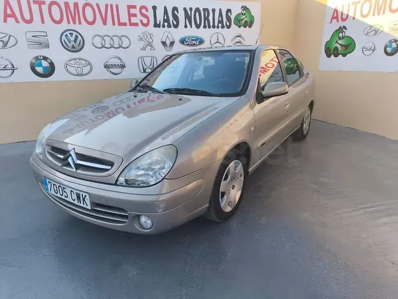 Usado Citroën Xsara Exclusive 90 CV (66 kW) 2004 Gris / plata Berlina