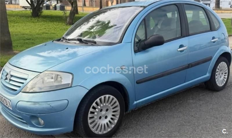 Usado Citroën C3 Exclusive 70 CV (51 kW) 2004 Azul Berlina