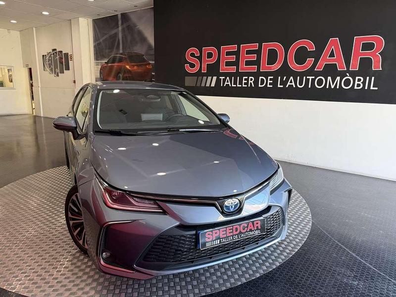 Gris Usado 2024 Toyota Corolla Active Utilitario | 26.900 € (Caro) - Imagen 1/4