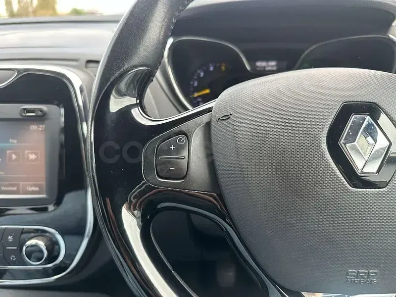 Usado Renault Captur 90 CV (66 kW) 2014 Negro SUV