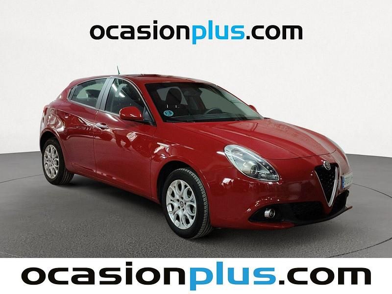 Usado Alfa Romeo Giulietta Super 120 CV (88 kW) 2019 Rojo Utilitario